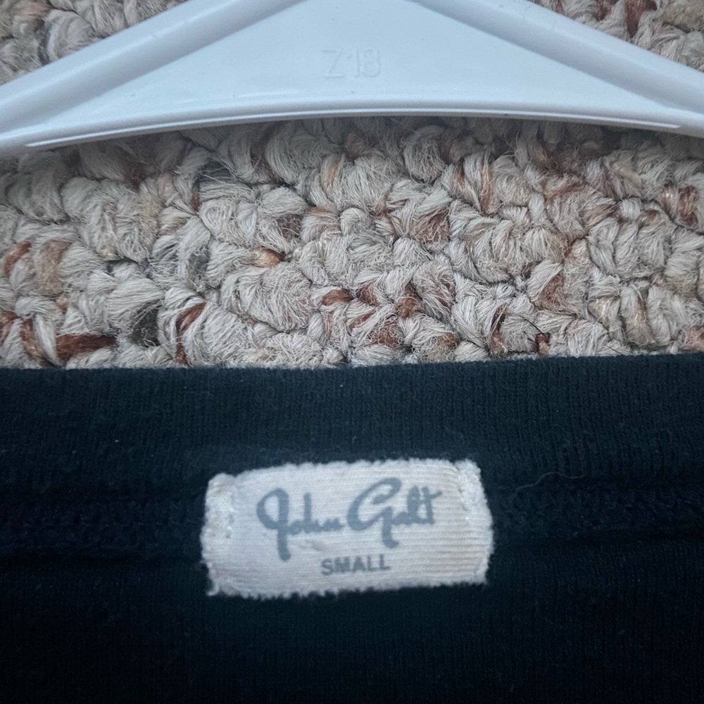 crop top - Picture 2 of 2